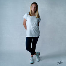 Lade das Bild in den Galerie-Viewer, Classic "Chair Rider" Shirt Girly weiss