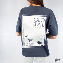 Lade das Bild in den Galerie-Viewer, &quot;Grid&quot; Oversized Unisex T-Shirt
