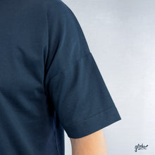 Lade das Bild in den Galerie-Viewer, &quot;Grid&quot; Oversized Unisex T-Shirt
