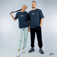 Lade das Bild in den Galerie-Viewer, &quot;Grid&quot; Oversized Unisex T-Shirt
