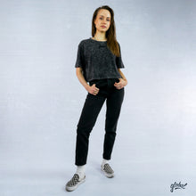 Lade das Bild in den Galerie-Viewer, &quot;global&quot; Acid Cropped Tee
