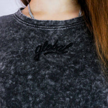 Lade das Bild in den Galerie-Viewer, &quot;global&quot; Acid Cropped Tee
