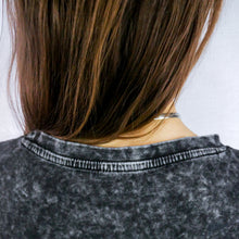 Lade das Bild in den Galerie-Viewer, &quot;global&quot; Acid Cropped Tee
