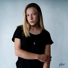 Lade das Bild in den Galerie-Viewer, Classic &quot;Chair Rider&quot; Shirt Girly schwarz
